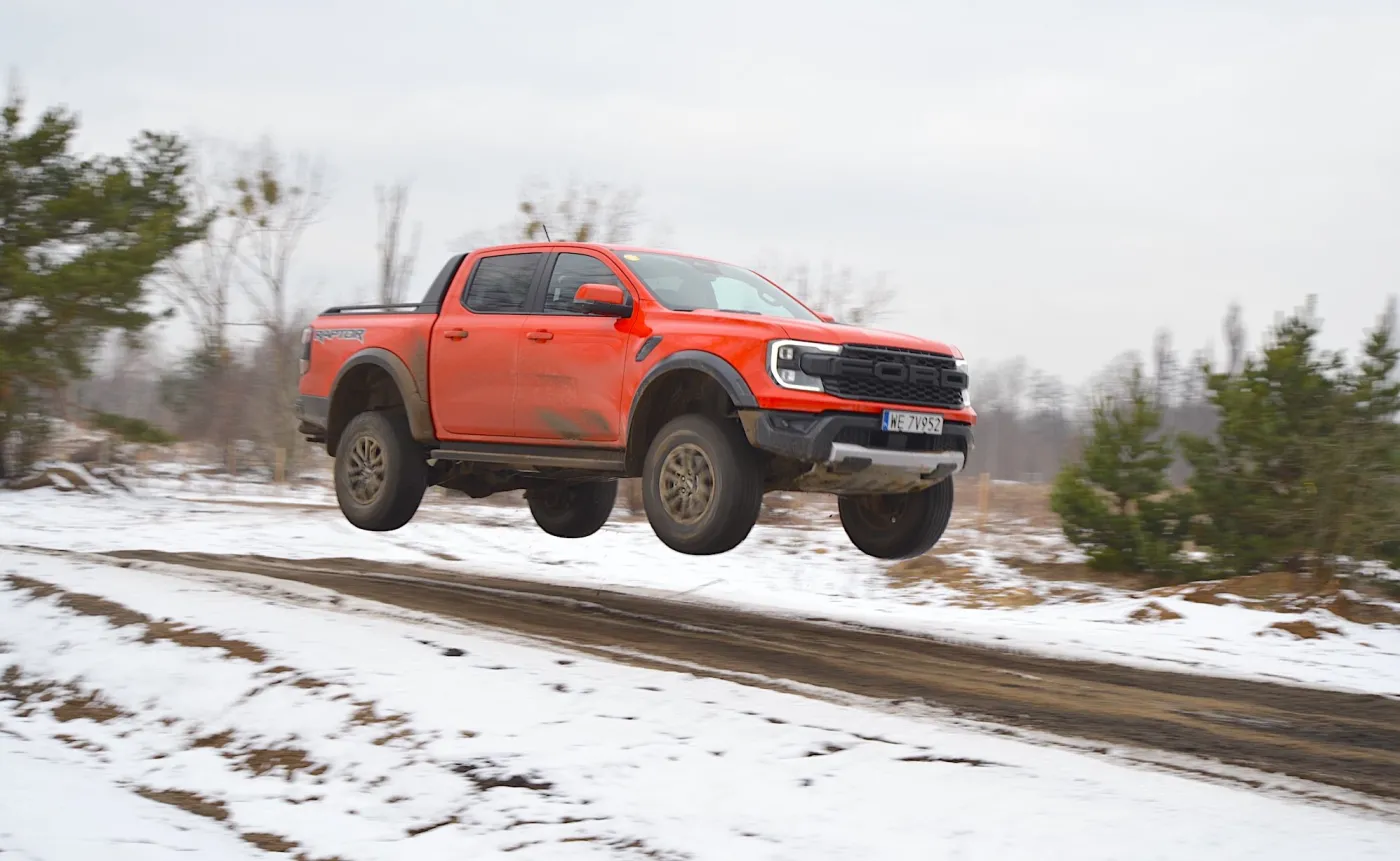 Ford Ranger Raptor sensacją w Polsce. Amerykanie odlecieli na poligonie