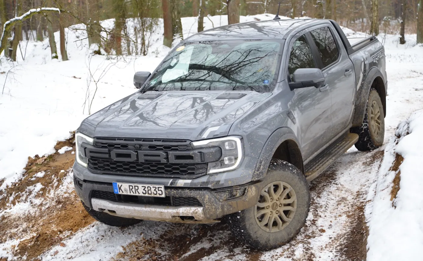 ford-ranger-raptor-37706729.jpg