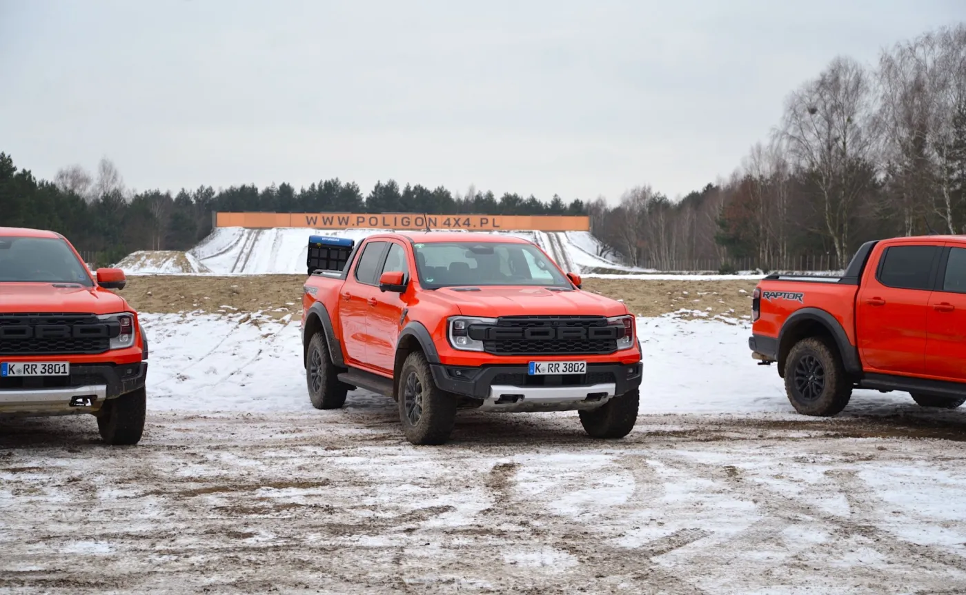 ford-ranger-raptor-37706735.jpg