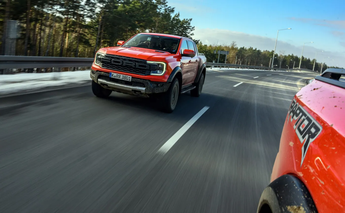 ford-ranger-raptor-37706804.jpg