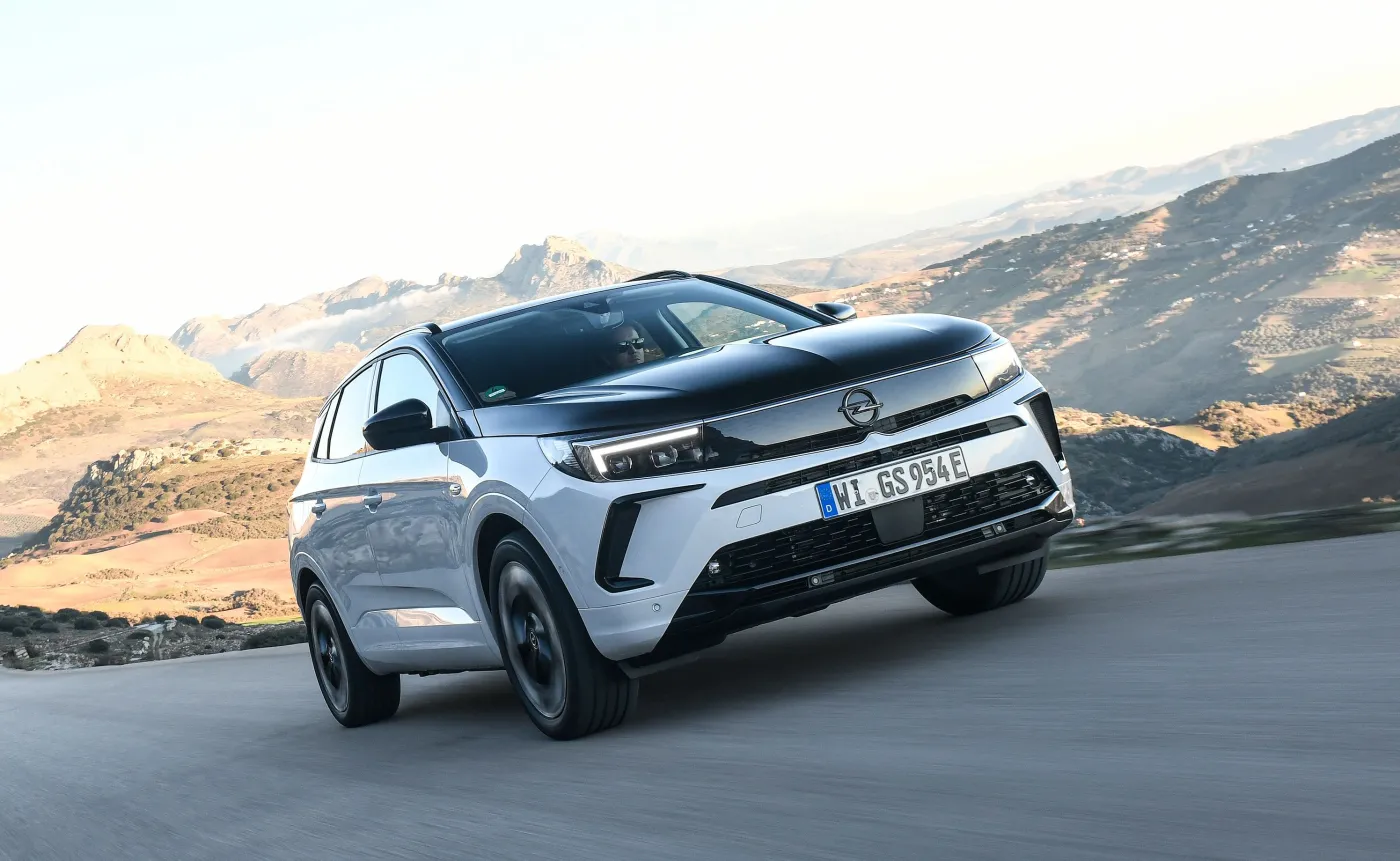 opel-grandland-gse-37697636.jpg