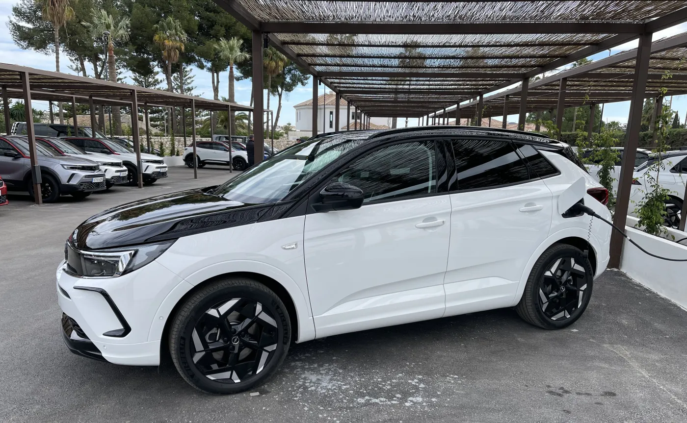 opel-grandland-gse-37697777.jpeg