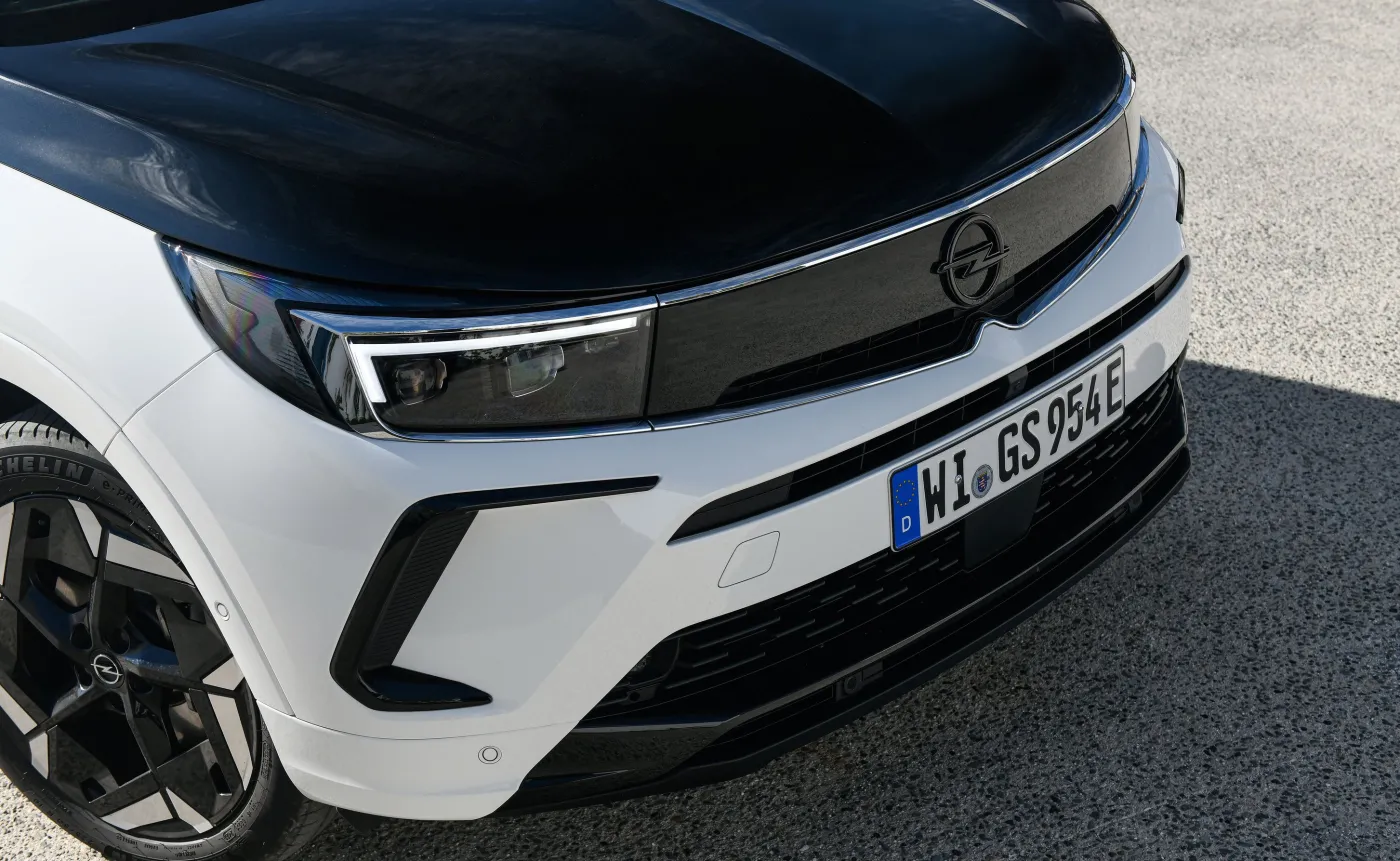 opel-grandland-gse-37697702.jpg