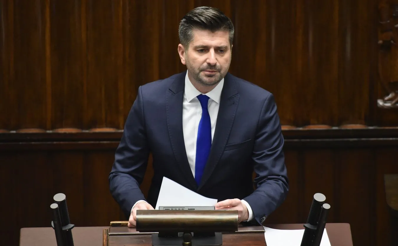 Śmiszek szydzi z prezydenta: Nie jest ani cesarzem, ani królem Słońce