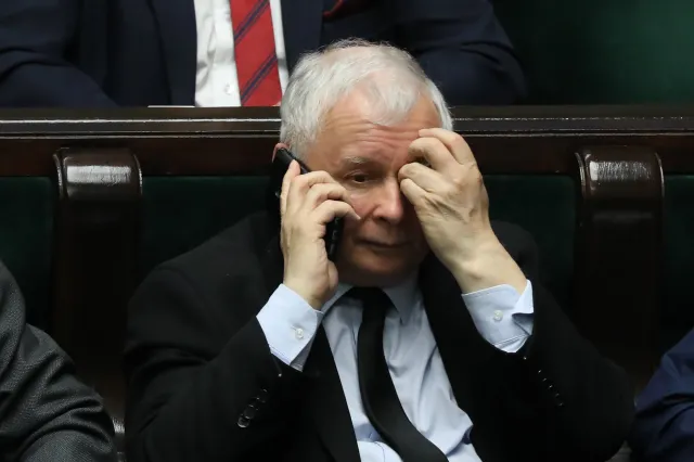 Spadło poparcie dla PiS i Konfederacji, wzrosło dla Lewicy. SONDAŻ