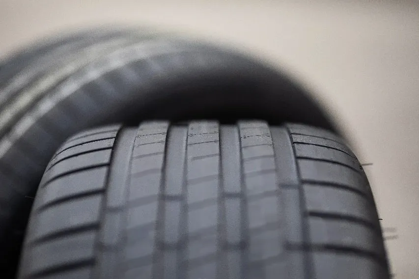 opony-bridgestone-37667368.jpg