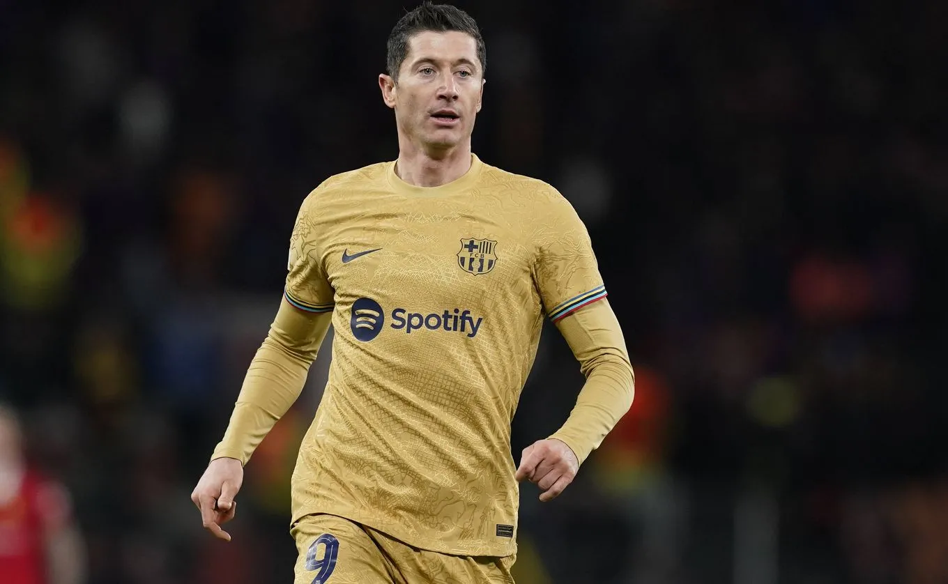 Lewandowski w "10" najbardziej eksploatowanych piłkarzy Barcelony