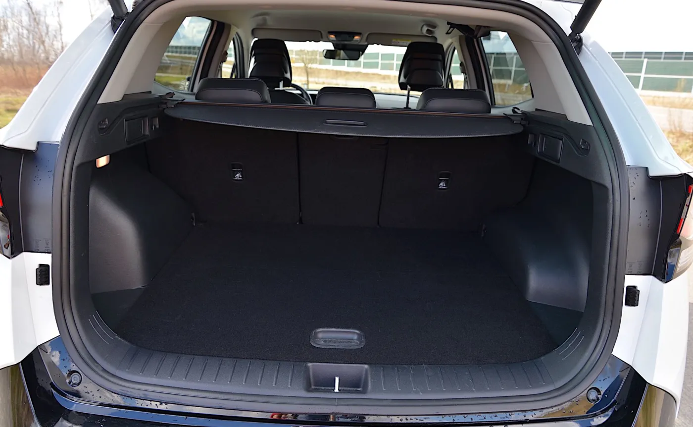 kia-sportage-phev-37742428.jpg