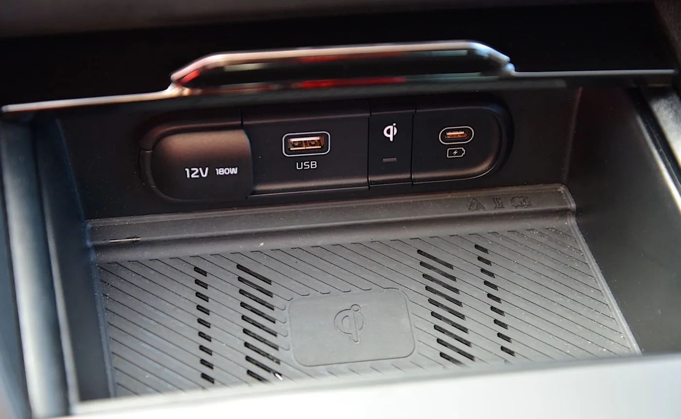 kia-sportage-phev-37742503.jpg