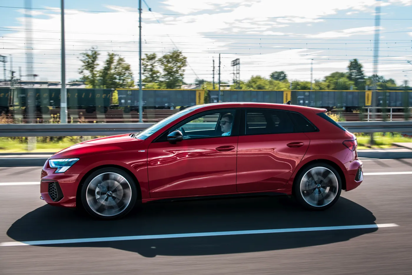 audi-a3-sportback-28134751.jpg