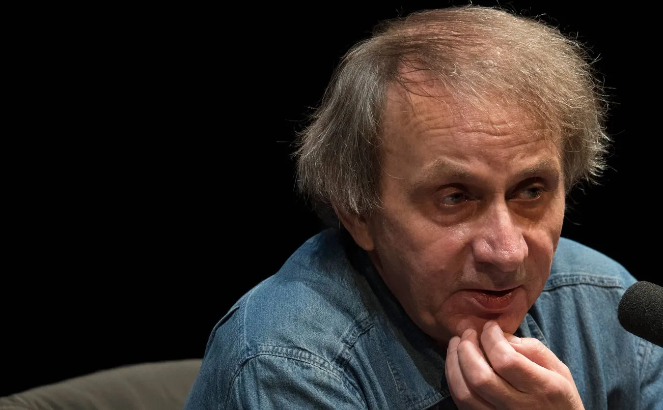 Houellebecq, uważaj w co (i w czym) grasz [OPINIA]