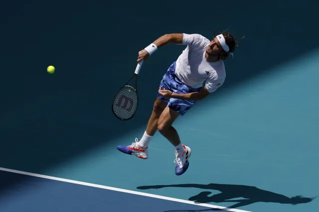 Tsitsipas pożegnał się z Miami. Chaczanow w ćwierćfinale