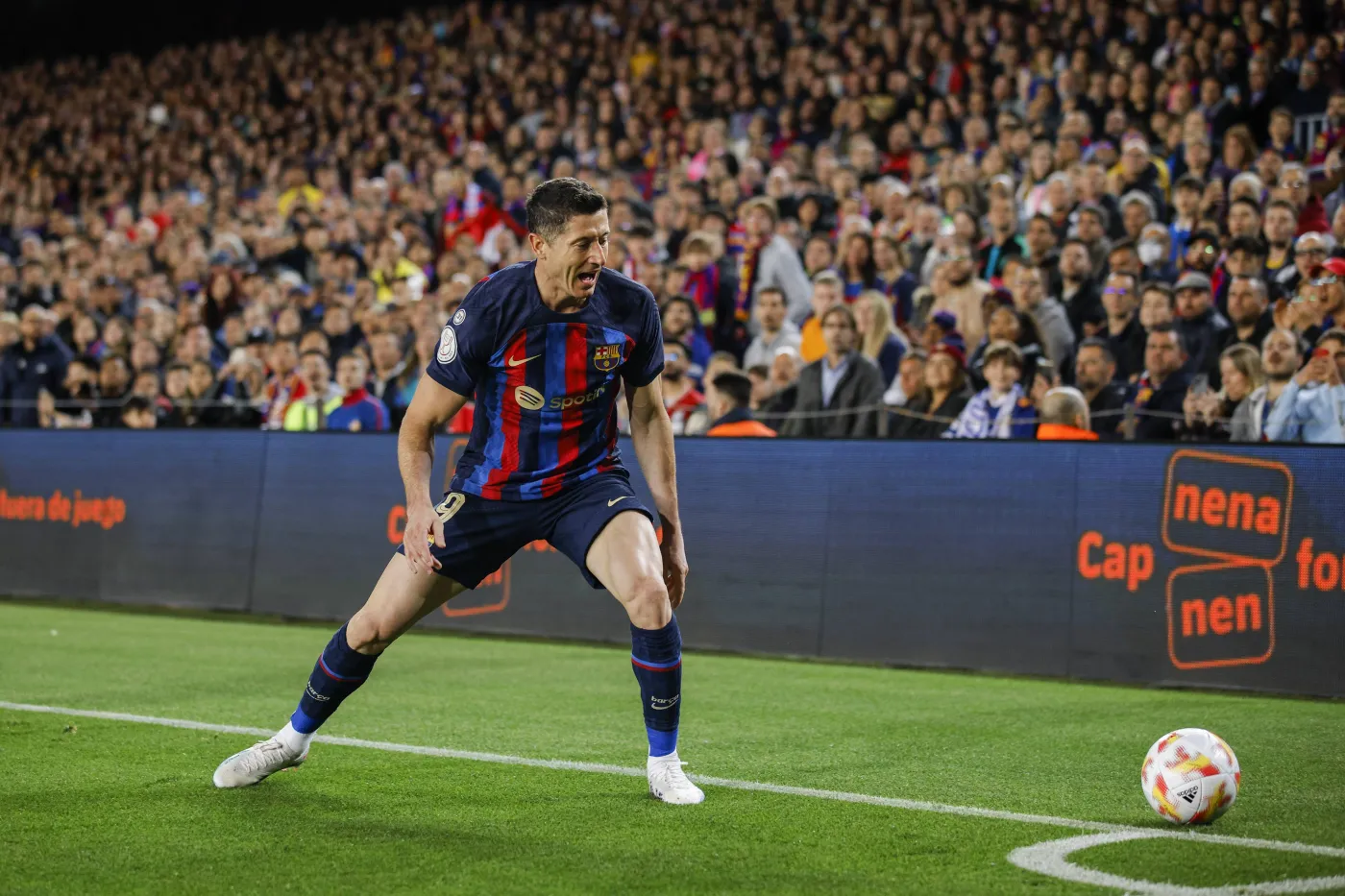 Złoty But w cieniu Złotej Piłki. "Lewandowski maleje w wielkich meczach" [FELIETON]