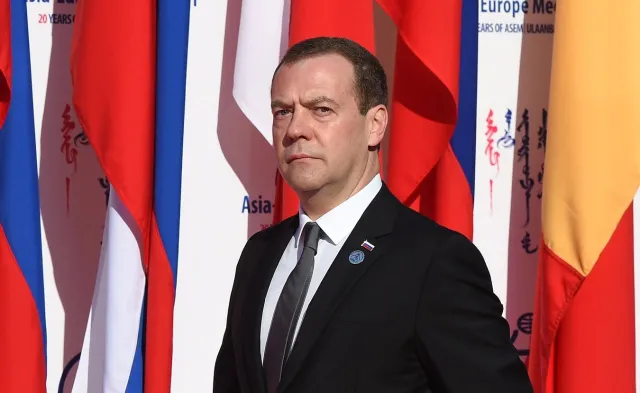 Miedwiediew wpadł w furię. Grozi Polsce, obraża Morawieckiego