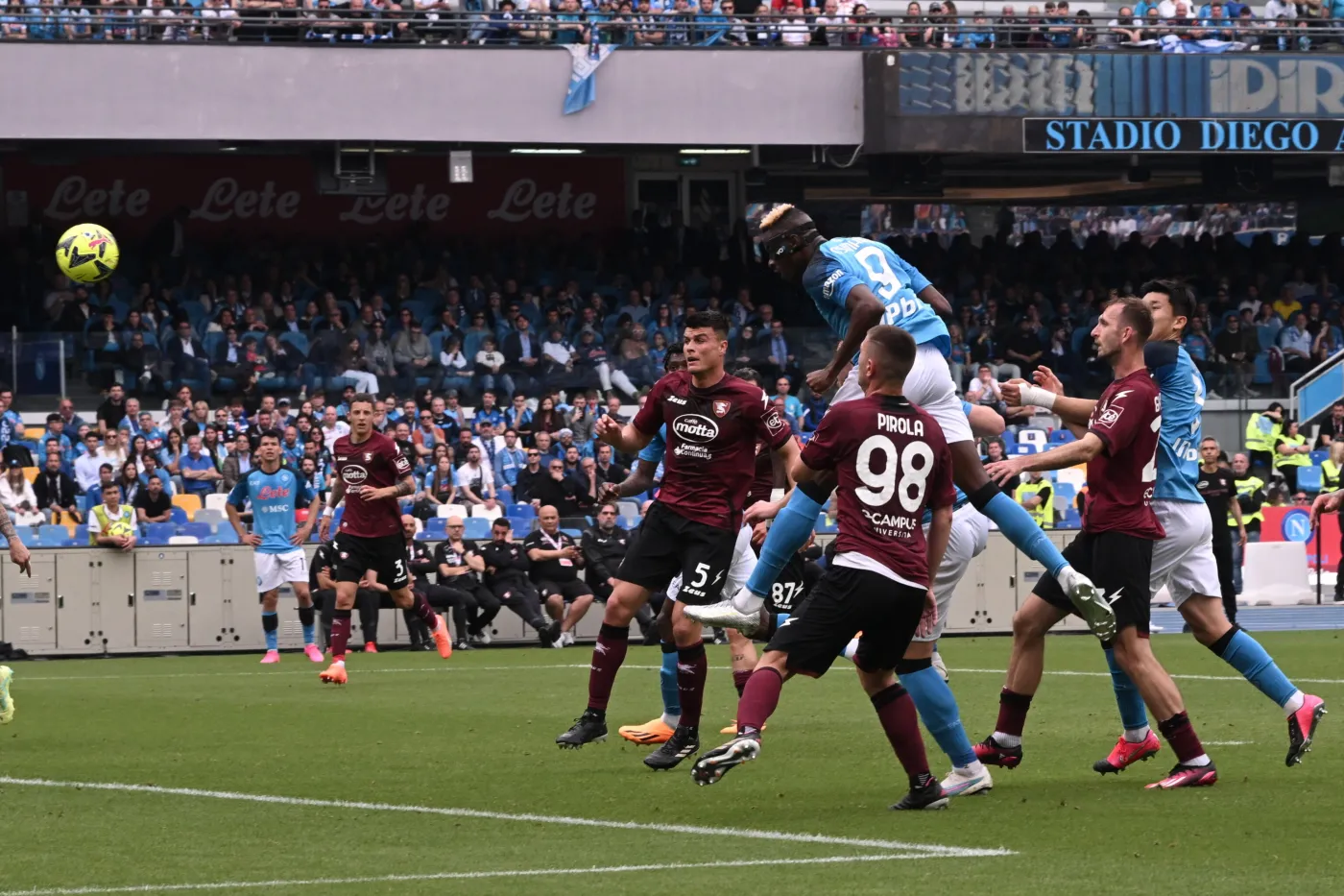 Szampany nadal się mrożą. Koronacja Napoli odroczona [WIDEO]