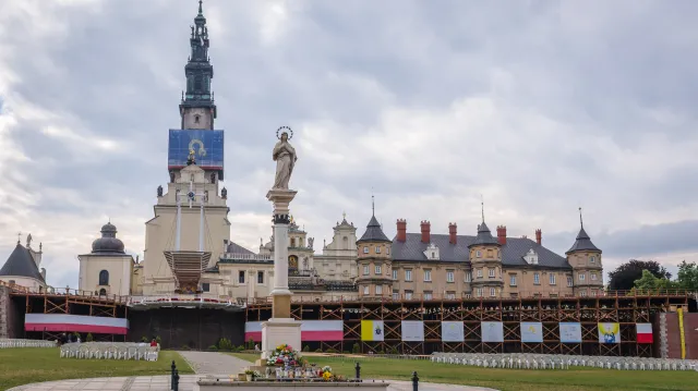 Płaskorzeźba Matki Bożej w rękawicach bokserskich. Jest decyzja sądu