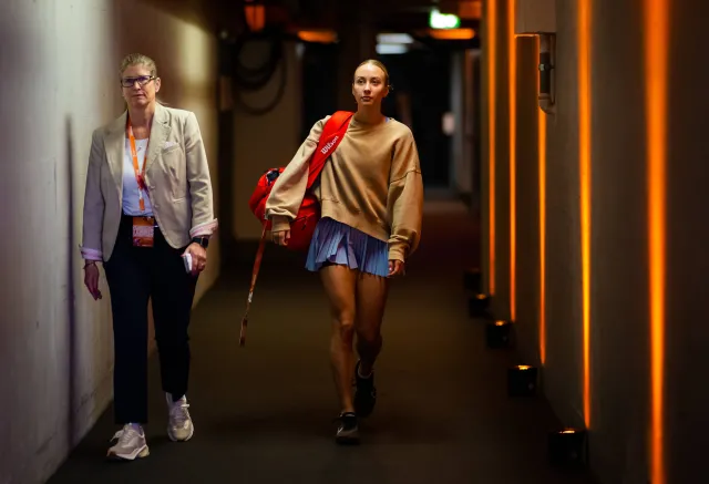 Papier wszystko przyjmie. Rosjanie i Białorusini podpisali oświadczenia, by zagrać na Wimbledonie