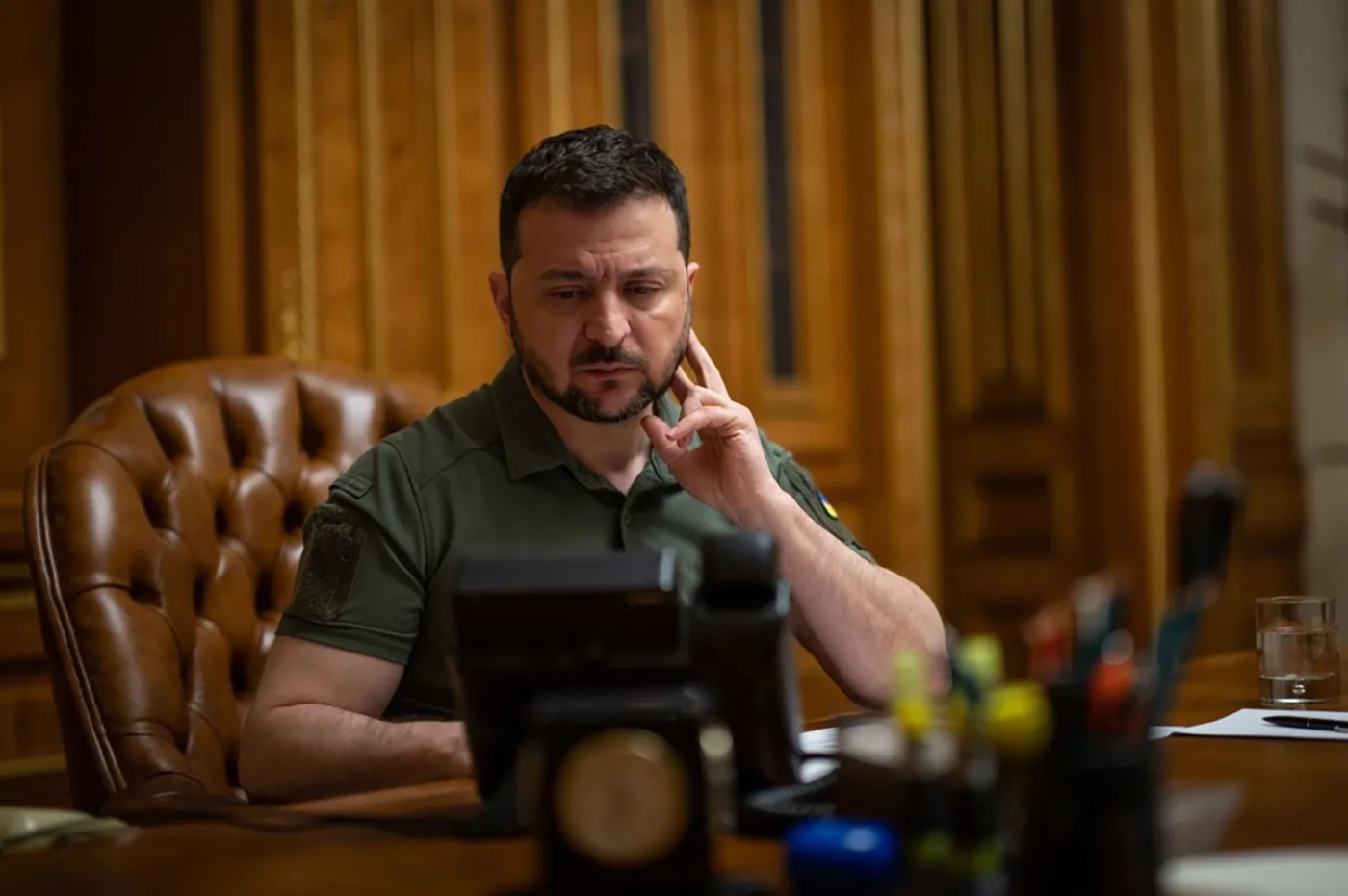 Wołodymyr Zełenski podczas rozmowy z prezydentem Chin