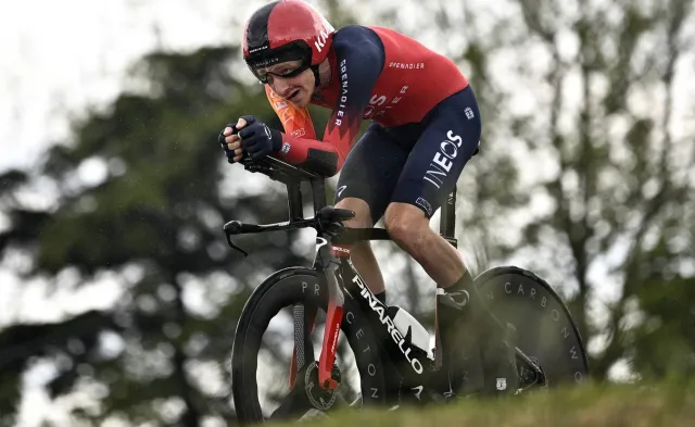 Poważny wypadek Harta w Giro d'Italia [WIDEO]