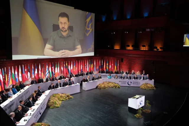 Zełenski weźmie osobiście udział w szczycie G7? Jest dementi