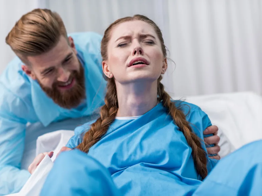 Opieka okołoporodowa w Polsce coraz lepsza, a porodów coraz mniej. Lekarka wskazuje słaby punkt systemu...