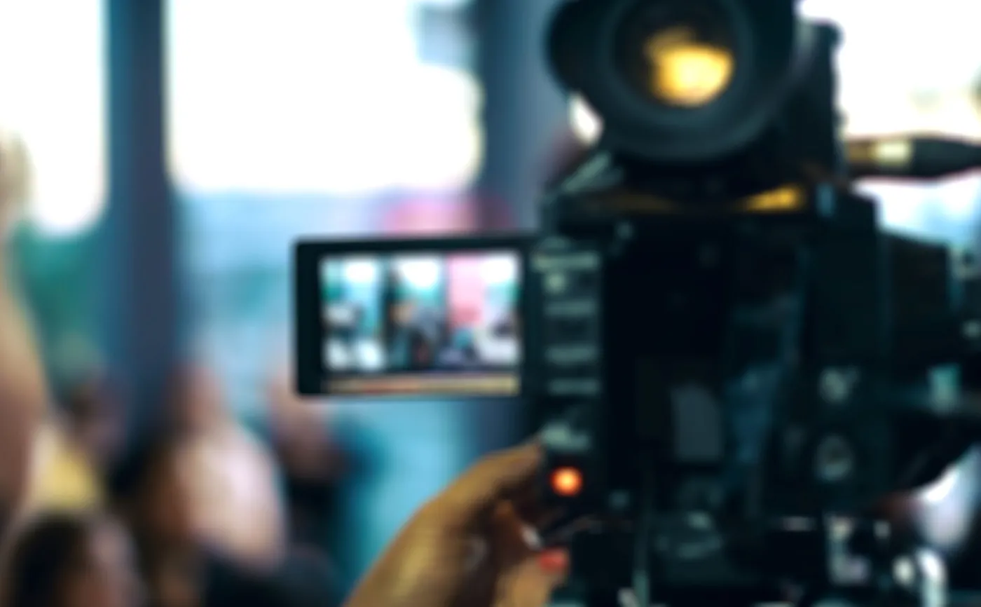 Wóz TVP Info gnał za konwojem z Marcinem P. Policja zatrzymała dziennikarzy po telefonie od widza