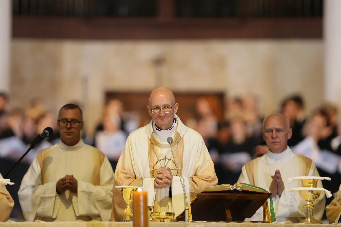 Nowy metropolita katowicki: Trzeba próbować zbliżać obie Polski w Polsce