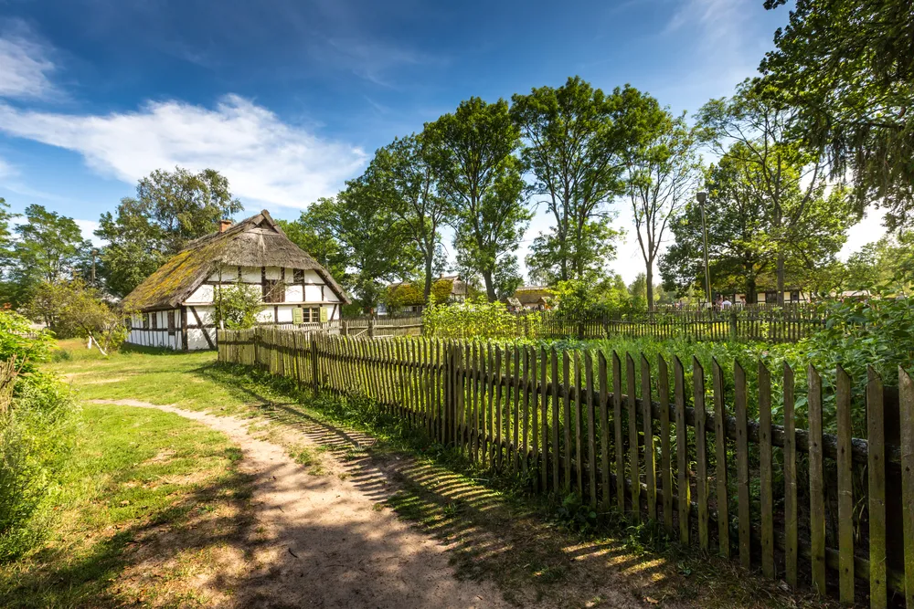 3375560-kaszuby-wies-kluki.jpg