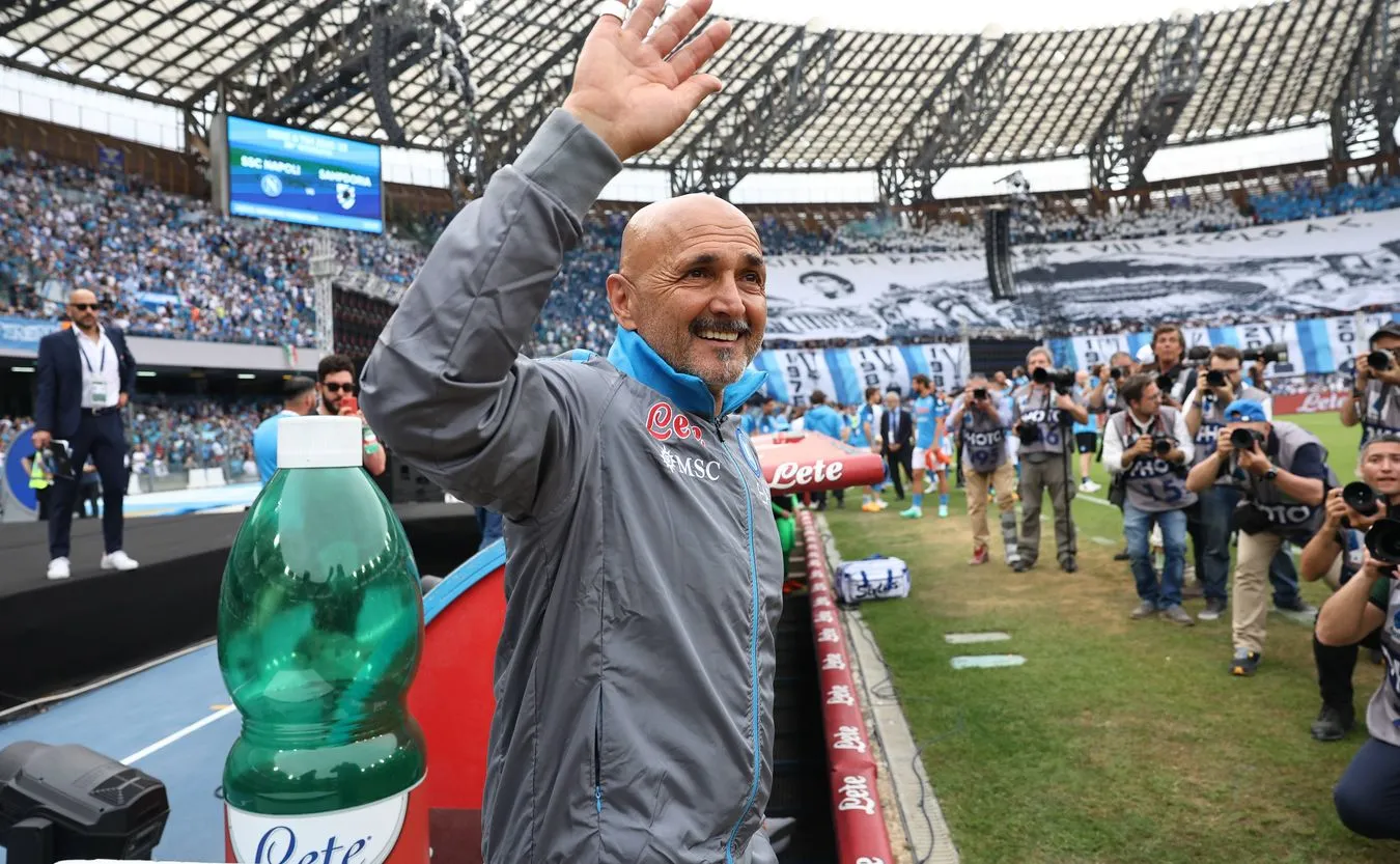 Piękny gest trenera Napoli. Podarował niepełnosprawnemu koszulkę Maradony