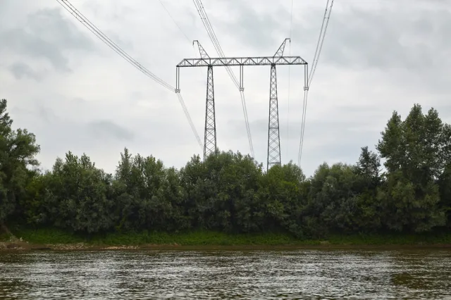 Szef MAEA: Udało się podłączyć zasilanie do Zaporoskiej Elektrowni Atomowej