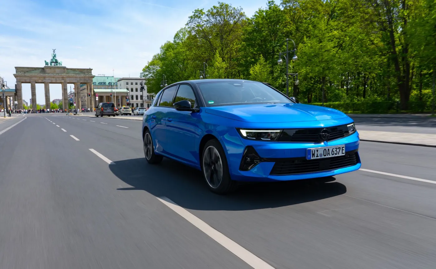 opel-astra-electric-37838592.jpg