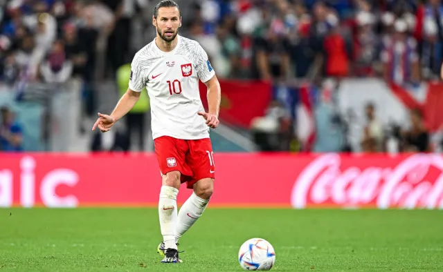 Krychowiak składa zawiadomienie do prokuratury. W tle lekarz kadry i ich wspólny biznes