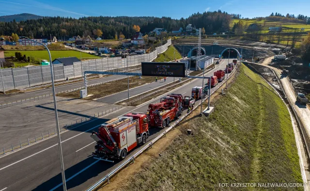 Tunel na Zakopiance otwarty. Nosi imię Marii i Lecha Kaczyńskich