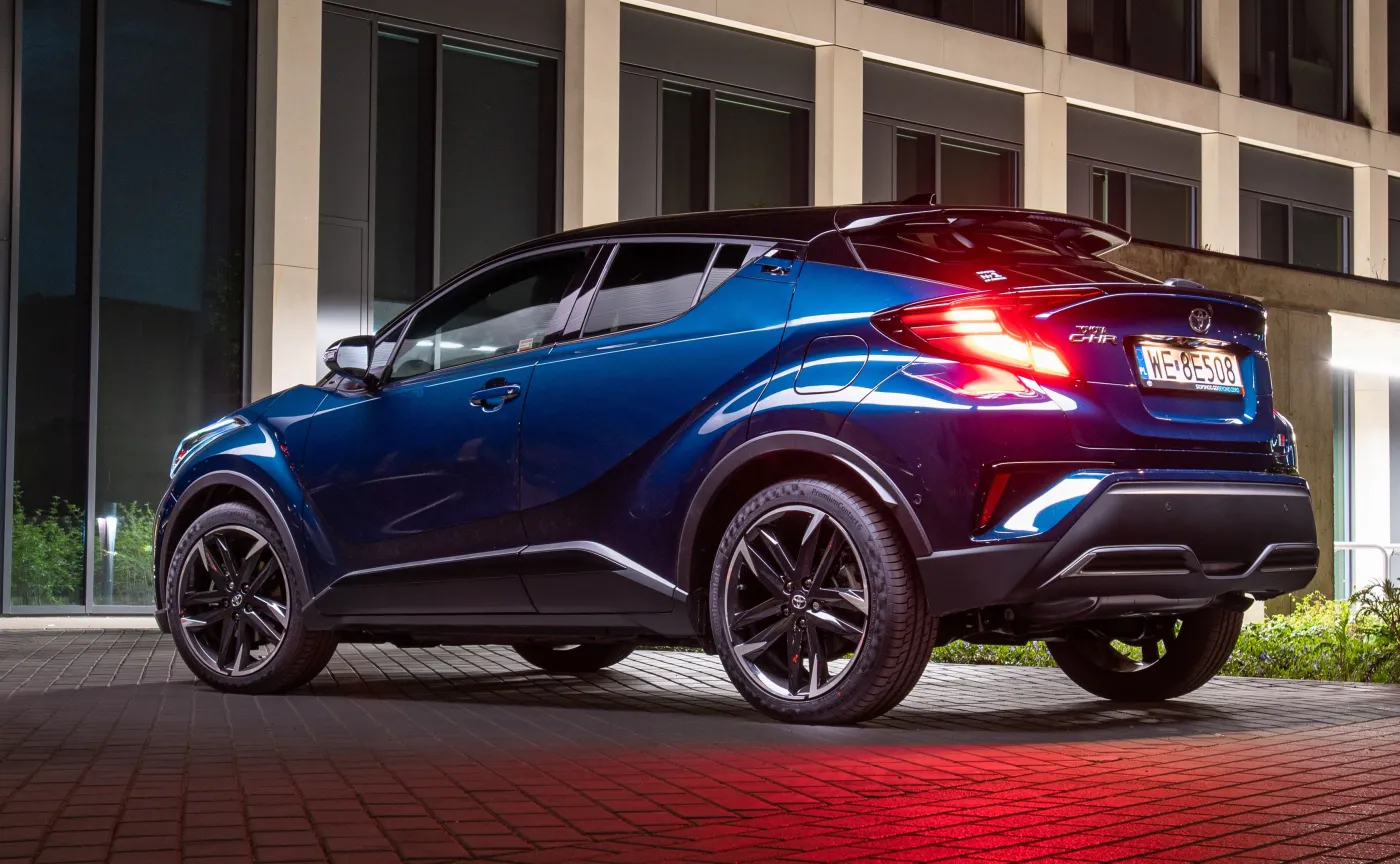 toyota-chr-gr-sport-37833419.jpg