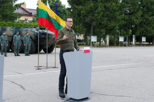 "Twardo bronimy polskiej granicy", ale "to nie znaczy, że tutaj żadna mysz się nie prześlizgnie"