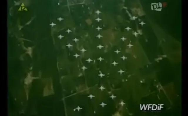 Tak wyglądała defilada 1000-lecia! "Nad Warszawą orzeł piastowski z 35 bombowców IŁ-28"