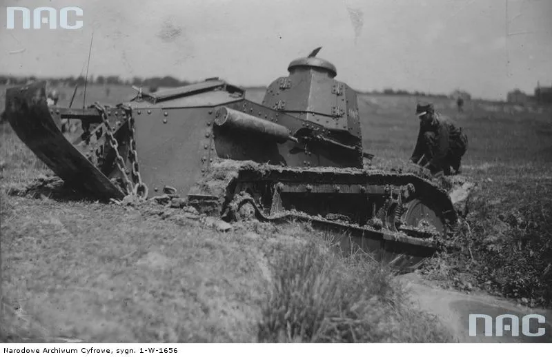 5614613-czolg-renault-ft-17.jpg