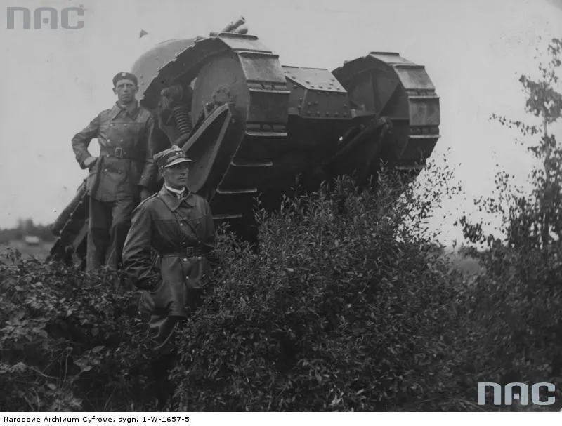 5614640-czolg-renault-ft-17.jpg