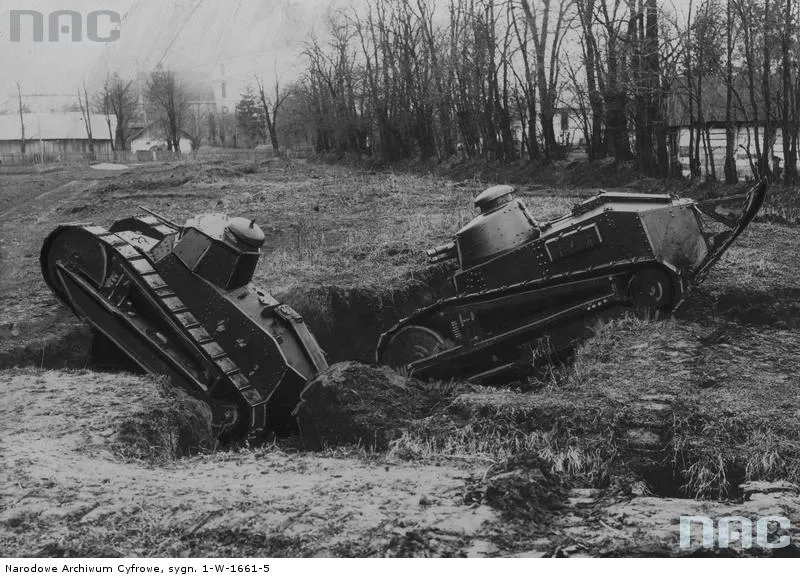 5614775-czolg-renault-ft-17.jpg