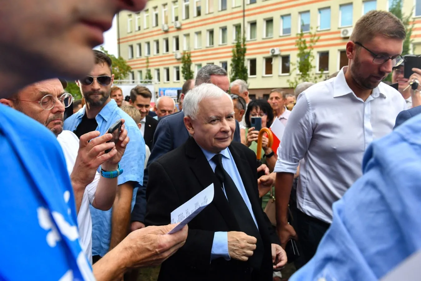 Kaczyński wystartuje z Warszawy? "Muszę się podporządkować"