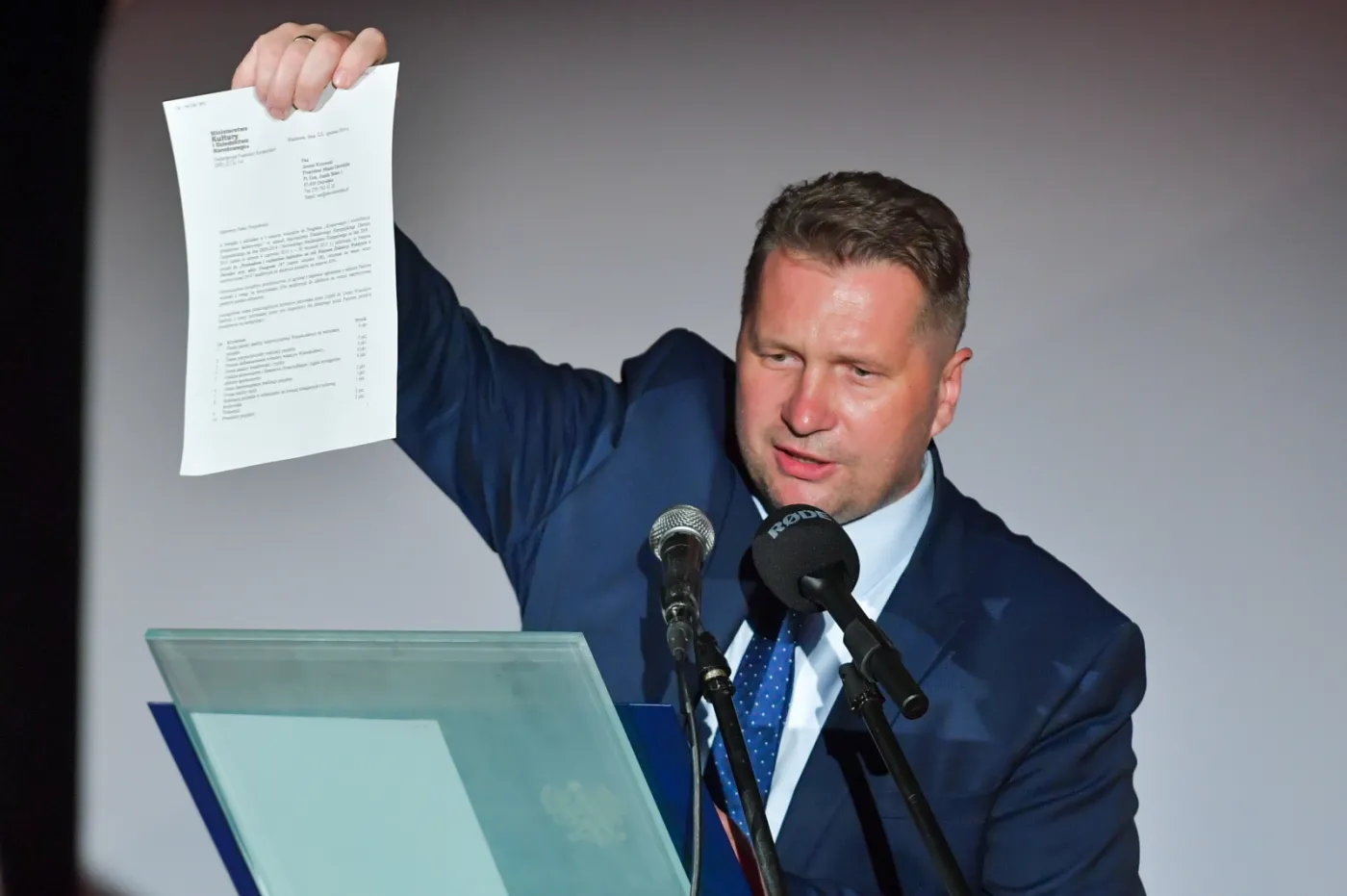 Czarnek o "logice wstydu": Dlaczego nas nie uczono historii najnowszej?