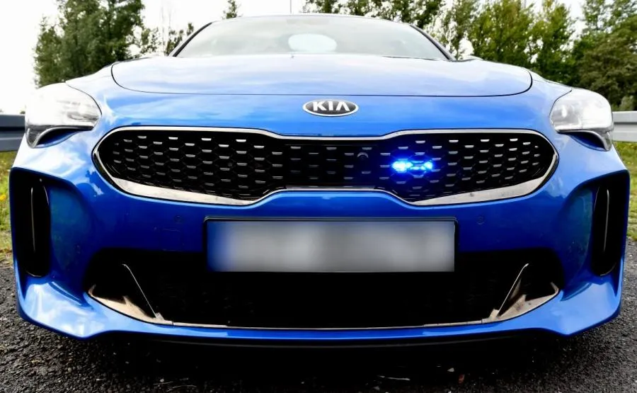 Kia Stinger nie jest tak szybka? Kierowca nie uwierzył w nagranie policji