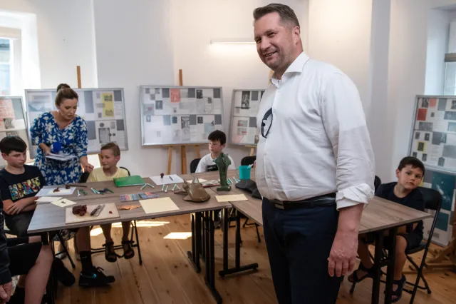 Nowelizacja po raz trzeci. Czarnek odżegnuje się od projektu: Taka jest wola rodziców