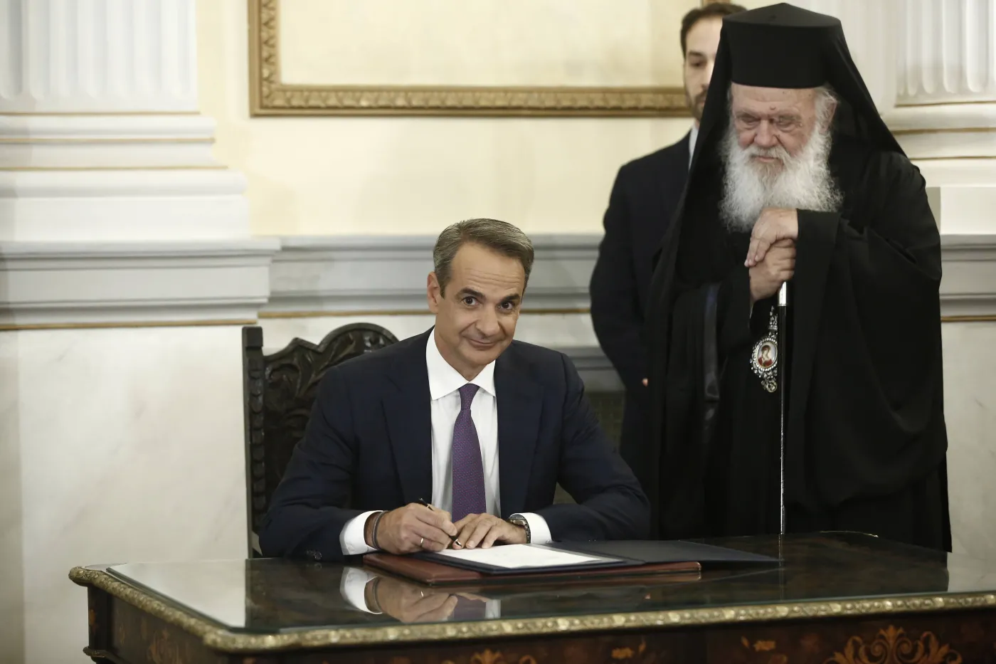 Teorie spiskowe wokół nowych dowodów w Grecji przybierają na sile. Musiał interweniować Kościół