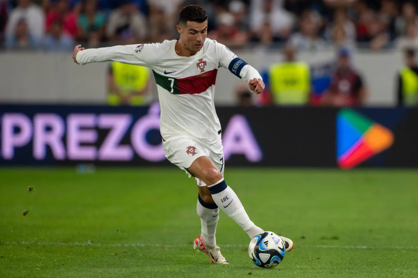 Cristiano Ronaldo gorąco powitany w Teheranie