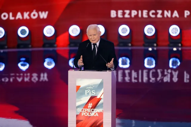 KONWENCJA PIS. Kaczyński: Tusk gamoniem zupełnie nie jest. Wie, gdzie stoją konfitury