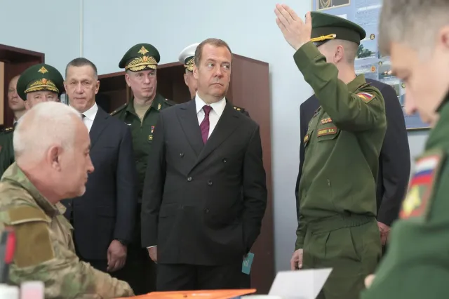 Miedwiediew: Rosji nie pozostaje nic innego. Będzie gorzej niż w 1945 r.