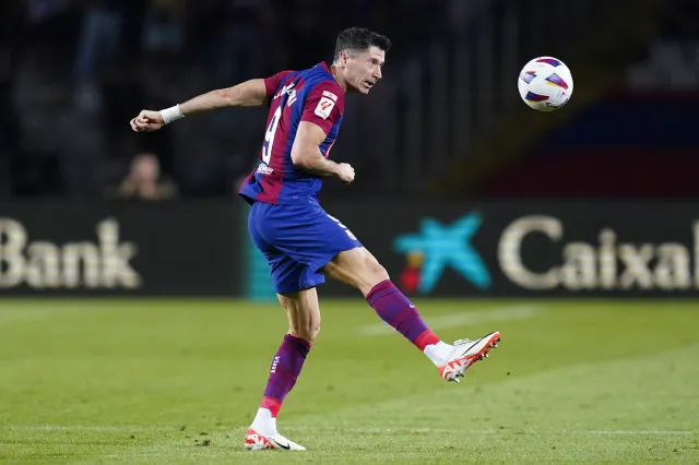 Wielkie długi Barcelony, Wśród nich pieniądze na transfer Roberta Lewandowskiego