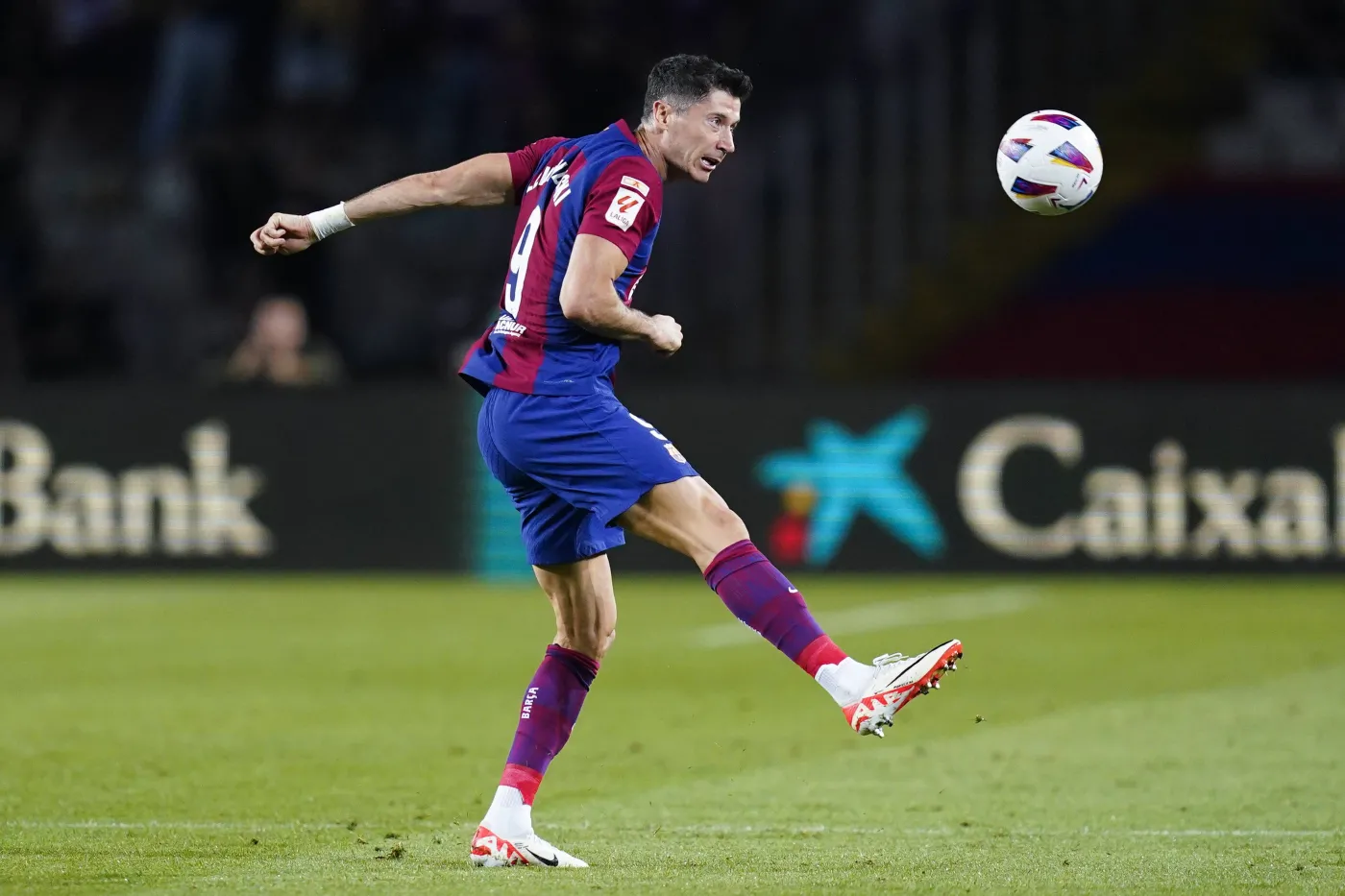 Wielkie długi Barcelony, Wśród nich pieniądze na transfer Roberta Lewandowskiego