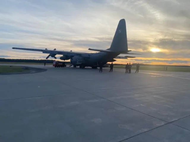 Wojskowy samolot z ewakuowanymi z Izraela Polakami wylądował w Warszawie